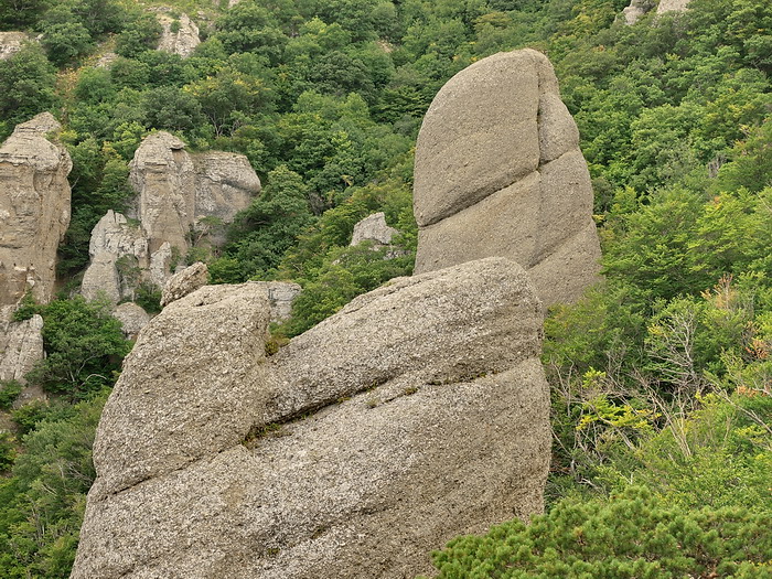 Góry Krymskie - Masyw Demerdżi, zlepieńcowe skałki