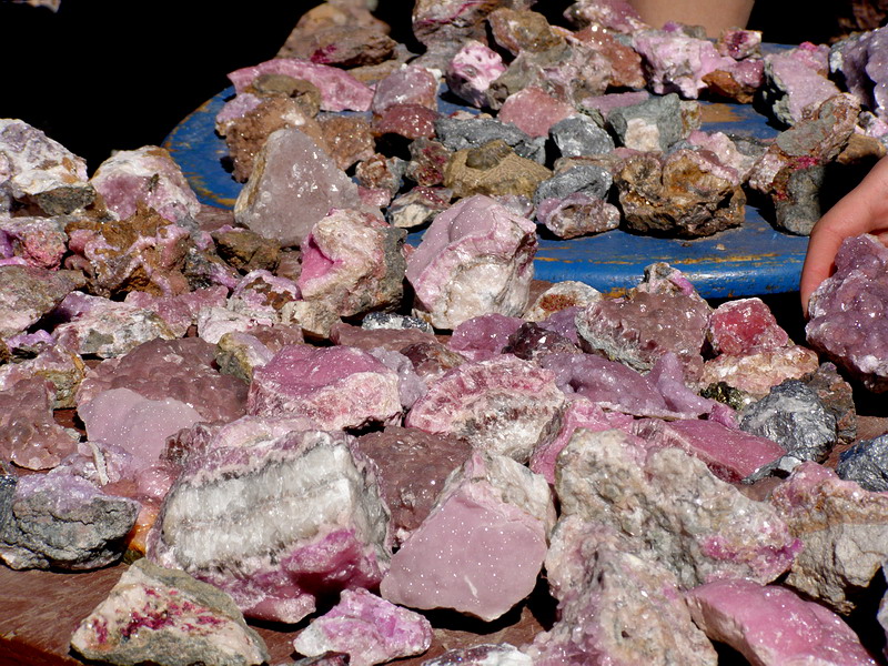 Minerały z Bou Azzer, głównie kobaltokalcyty 