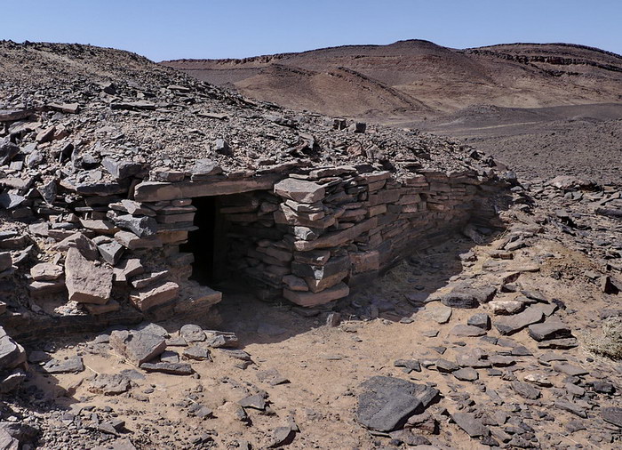 Okolice Taouz – prehistoryczny „dom” 