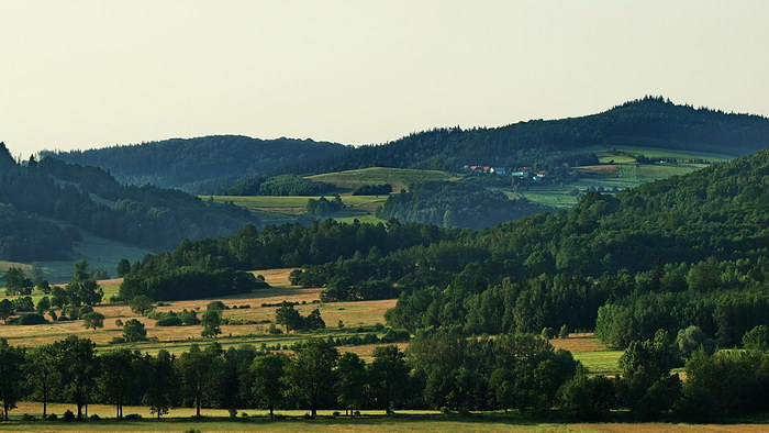 Widok na Pasmo Gór Kaczawskich i Radzimowice z Rudaw Janowickich